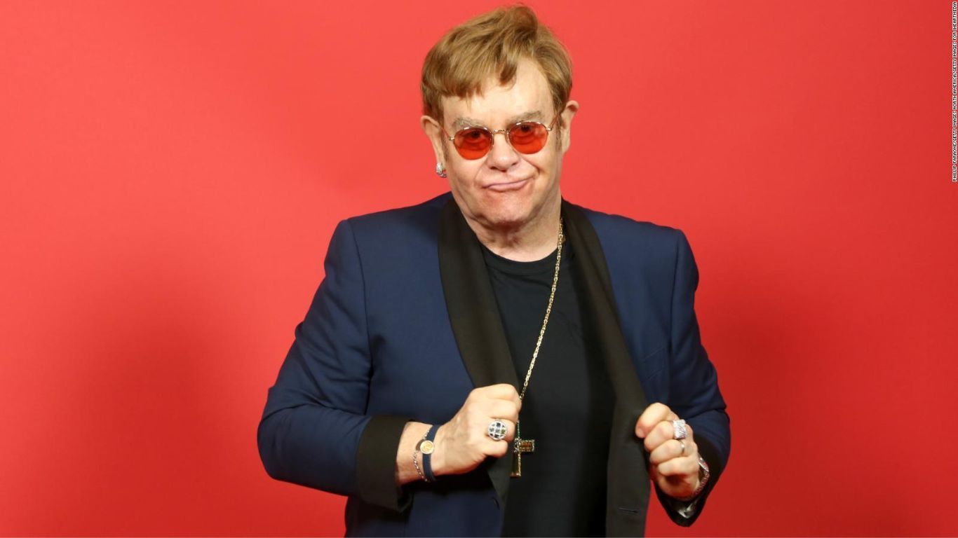 Elton John se sincera sobre “Rocket Man”: “No tenía idea”