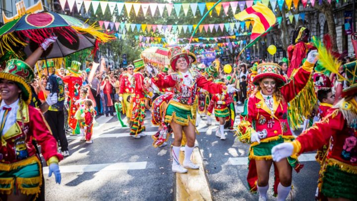 Jorge Bizarro analiza las murgas del carnaval