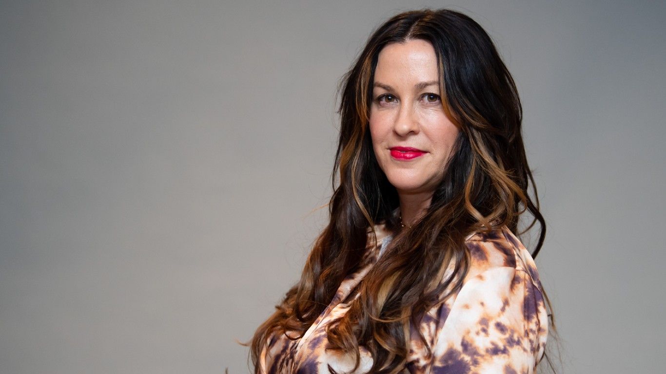 Alanis Morissette editó su tema tributo a Chester Bennington