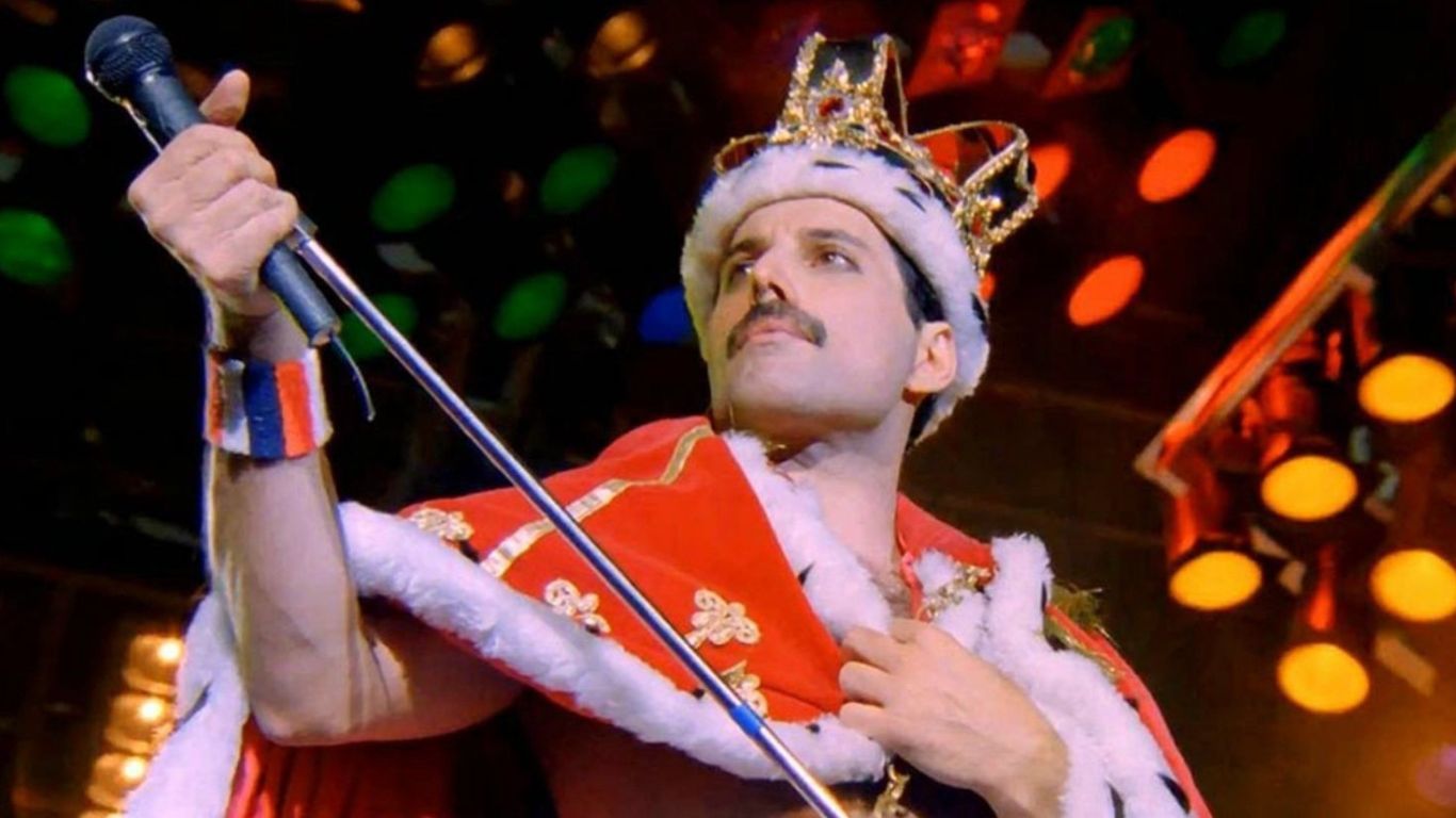 Subastan la colección más importante de objetos de Freddie Mercury
