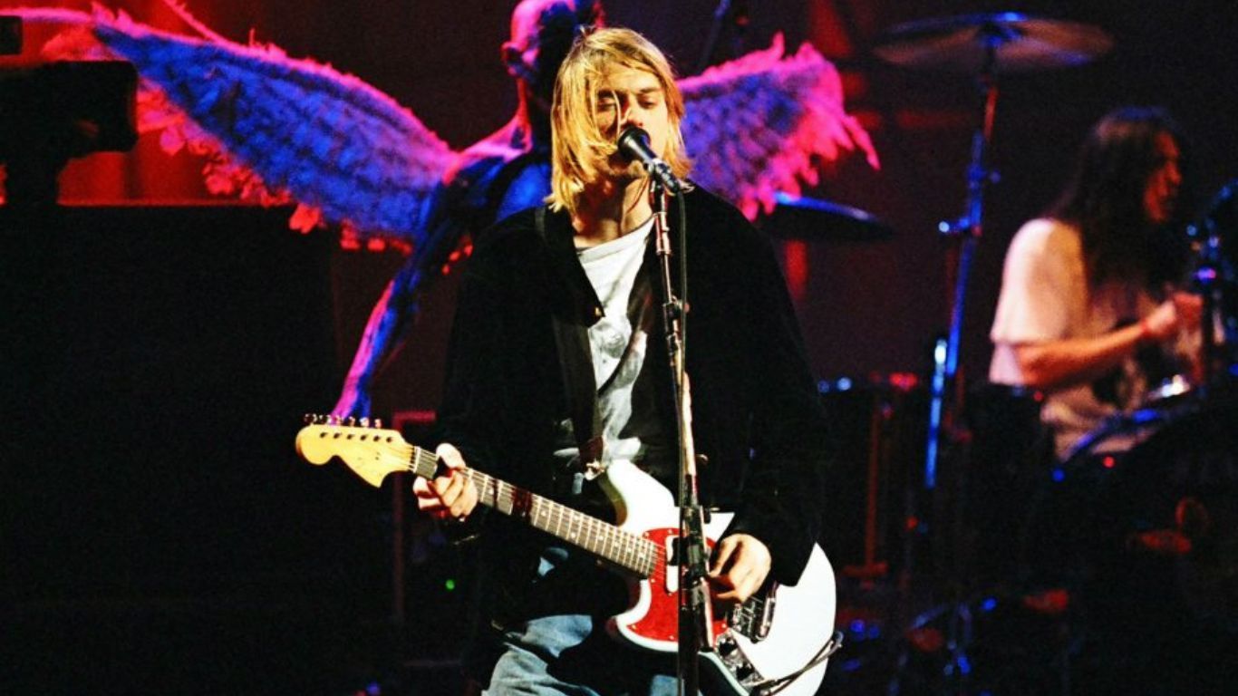 Un youtuber tiene una tremenda colección de guitarras y pedales usados por Kurt Cobain