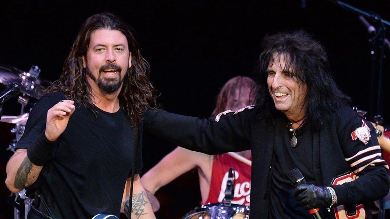 Alice Cooper confesó que le gustaría ser parte de Foo Fighters